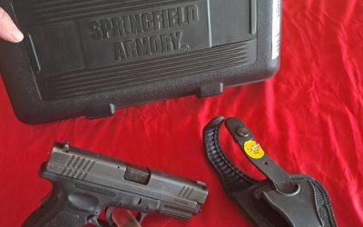 Spingfield XD40  X-TREME DUTY semi auto Pistol with holster $330,oo OBO